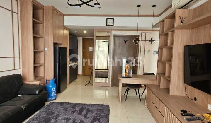 Dijual Atau Disewakan Apartemen 2 Br Corner Siap Huni, Bagus, Tinggal Bawa Baju.