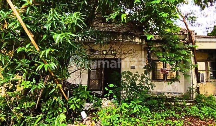 Rumah Di Jalan Boulevard Kawasan Cluster Meadow Green Lippo