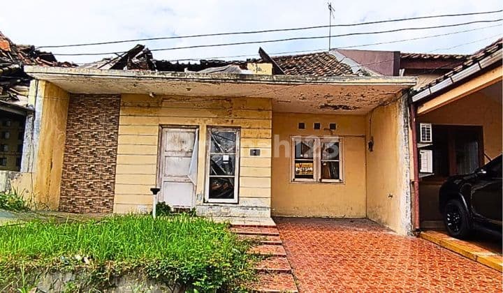 Rumah Di Jalan Boulevard Kawasan Cluster Meadow Green Lippo