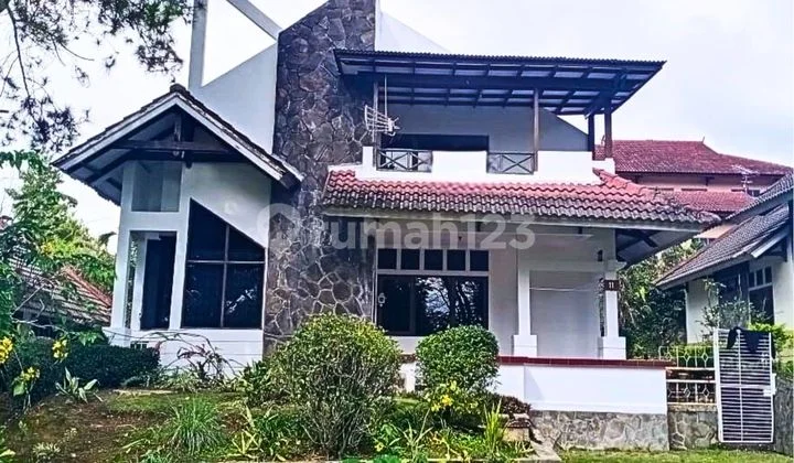 Villa Bumi Cimacan Valley Near Coolibah, a Cool and Comfortable Place Villa Bumi Cimacan Valley Near Coolibah, a Cool and Comfortable Place