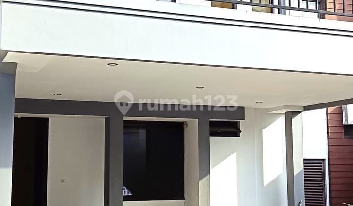 Rumah 2 Lantai di Gading Serpong