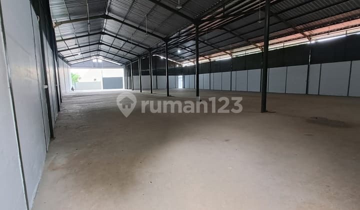 Gudang Di Jalan Raya Cileungsi Bogor