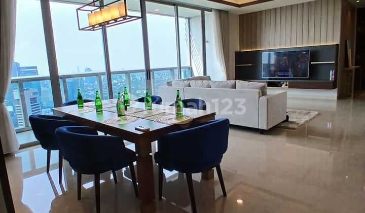 Apartemen 4 Kamar Tidur Tower One Type B Shangrilla Hotel View