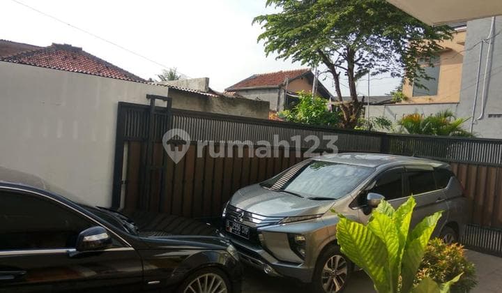 Rumah Cantik Mewah 3 Lantai With Private Pool Jual Murah Di Dekat Sekolah Internasional Jakarta