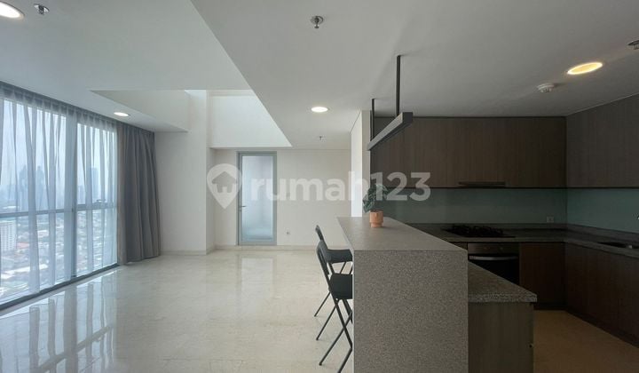 Apartemen Mewah Ciputra World Jakarta 3 Kamar Tidur Semi Furnished Cantik