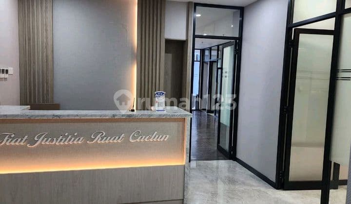 Office Distric 8 - Perkantoran Di Scbd, Treasury Tower , Kawasan District 8, Jl. Tulodong Atas , Senayan, Kota Jakarta Jakarta, Scbd