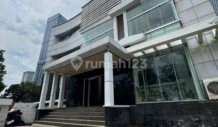 GEDUNG MINI BUILDING 3 LANTAI THAMRIN MENTENG DEKAT MRT PARKIR LUAS SIAP HUNI