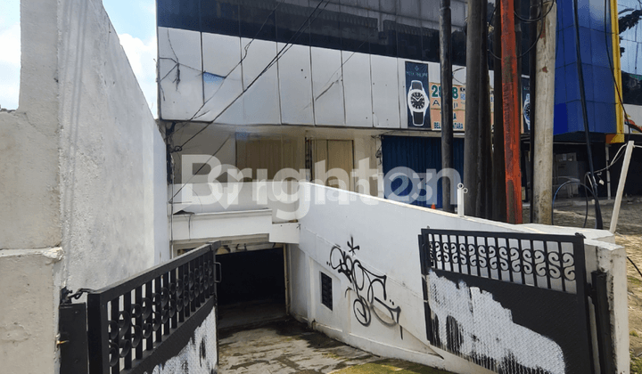 Disewakan Ruko 3 Lantai Di Wolter Monginsidi Tendean
