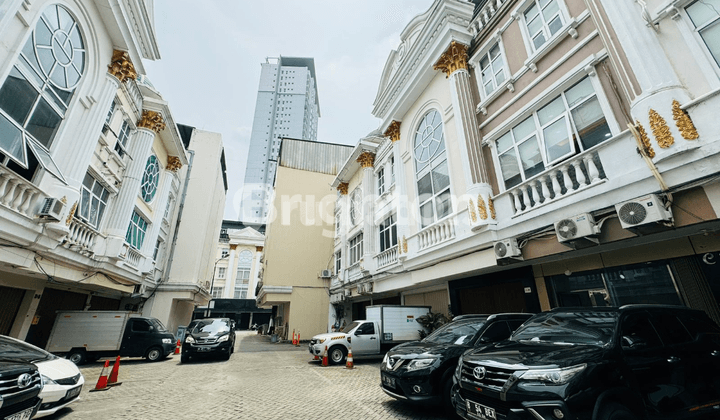 Ruko Crown Palace Jl Dr Soepomo Tebet, Jakarta selatan
