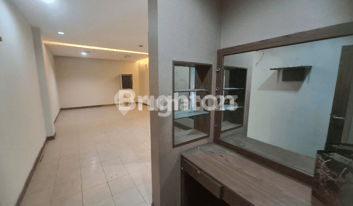 RUKO 4 LANTAI SEMI FURNISHED EX KANTOR DI RADIO DALAM DEKAT PONDOK INDAH