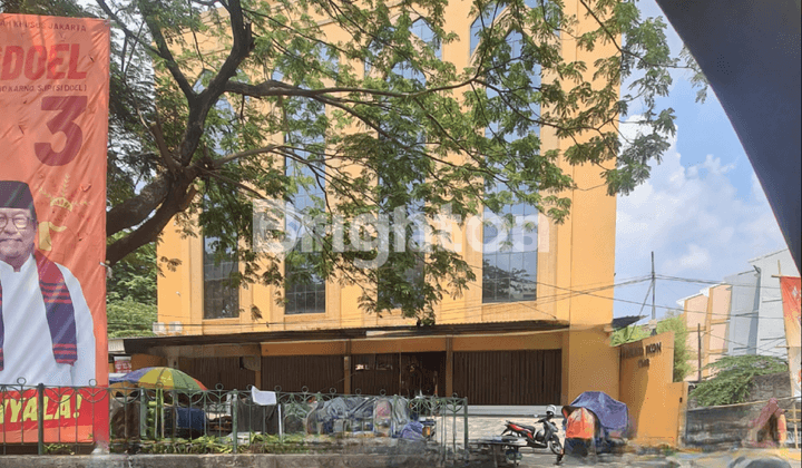 RUKO GANDENG 6 LANTAI TANAH ABANG LOKASI STRATEGIS SIAP HUNI