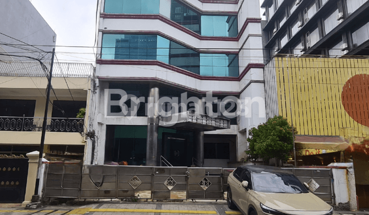 4-STORY MINI BUILDING IN GONDANGDIA MENTENG WITH BASEMENT PARKING