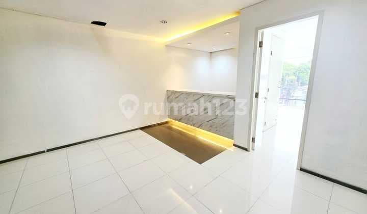 Ruko 4 Lantai Radio Dalam Sudah Renovasi Hadap Jalan Siap Huni