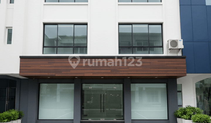 Ruko Gandeng 4 Lantai Permata Senayan Semi Furnished Ex Kantor Siap Huni