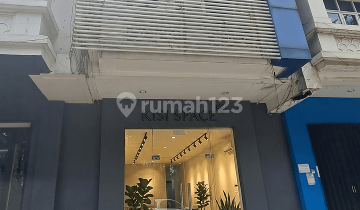 Ruko Permata Senayan 4,5 Lantai Hadap Jalan Ada Lift Semi Furnished Siap Huni