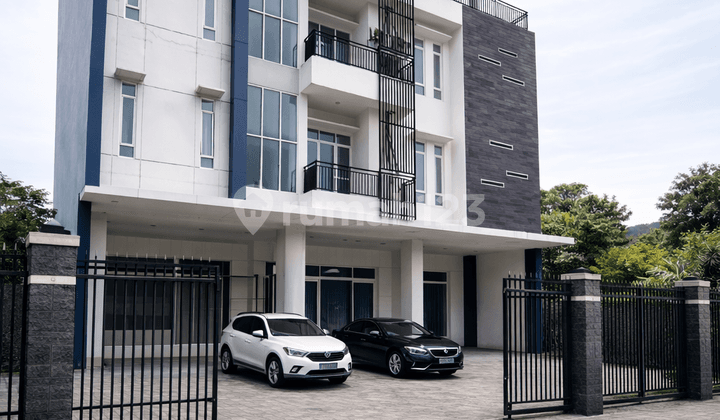 Gedung Mini Building 4,5 Lantai Setiabudi Kuningan Ada Lift Parkir Luas