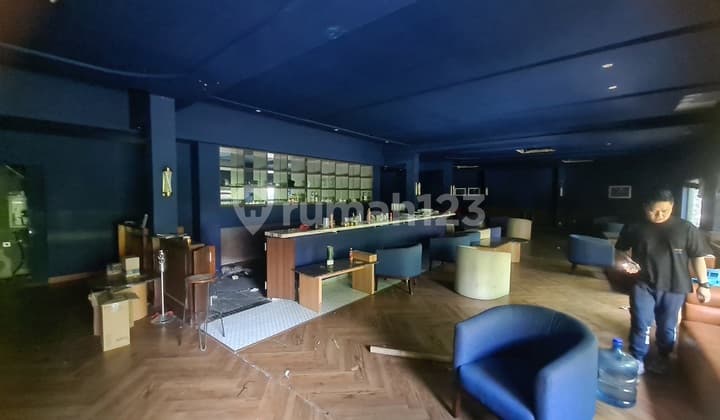BUSINESS SPACE EX CAFE 2 FLOORS WAHID HASYIM MENTENG SPACIOUS PARKING STRATEGIC LOCATION