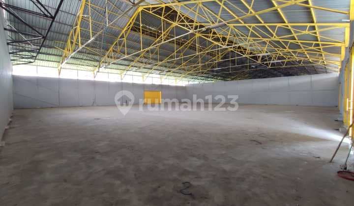 WAREHOUSE IN PANCORAN, SOUTH JAKARTA, SPACIOUS PARKING, SUITABLE FOR PADEL, WAREHOUSE, SPORTS FIELD