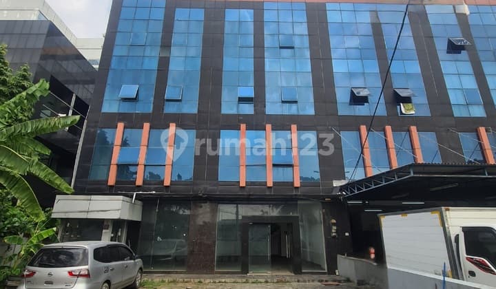 RUKO GANDENG 4 LANTAI KEBON JERUK DEKAT AKSES TOL STRATEGIS HADAP JALAN