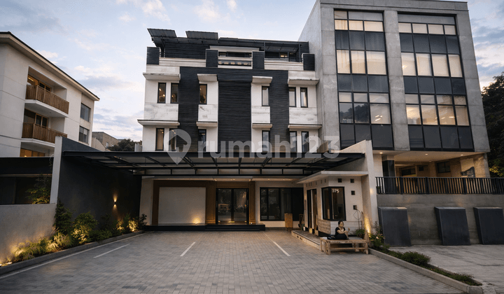 Ruko Gandeng 3,5 Lantai Senayan Kebayoran Baru Parkir Luas Dekat Senopati