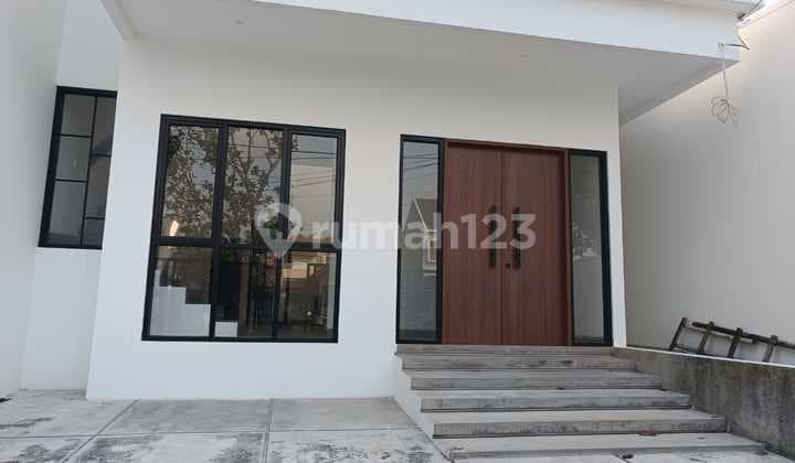 Rumah Dijual di Villa Melati Mas 3 Lantai Rapi Siap Huni