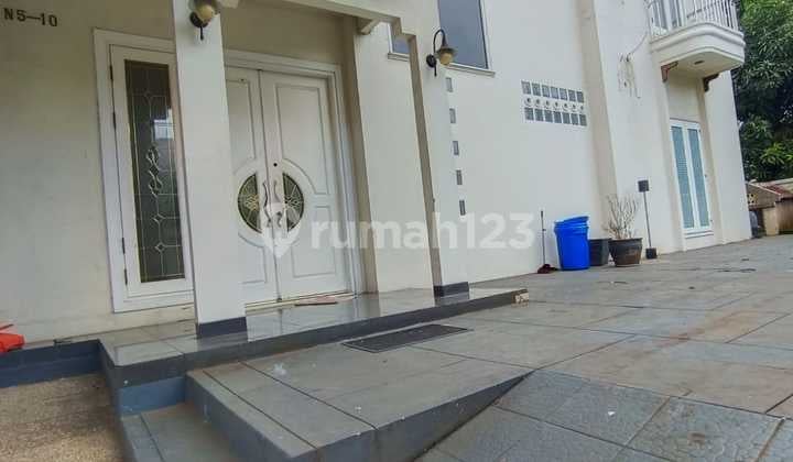 Rumah Dijual 2,5 Lantai di Serpong Villa Melati Mas