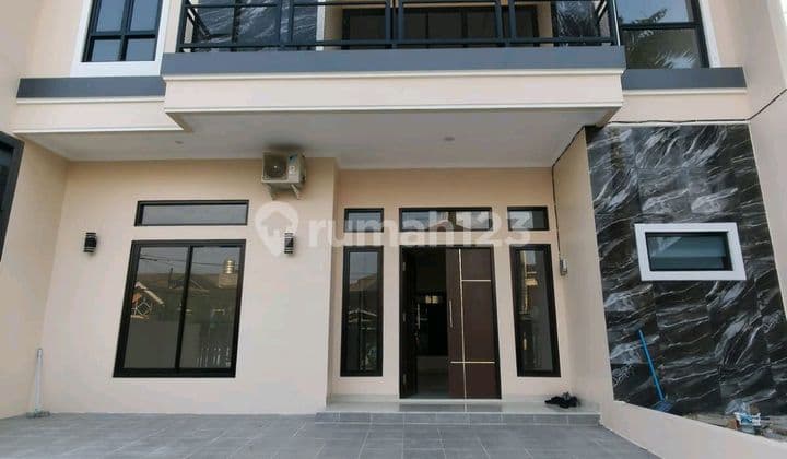 Rumah Dijual 2 Lantai Baru di Serpong Villa Melati Mas