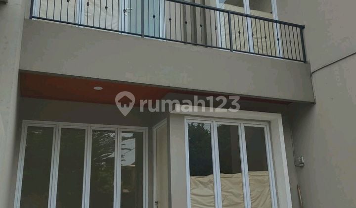 Rumah Dijual 2 Lantai Minimalist Modern Di Villa Melati Mas