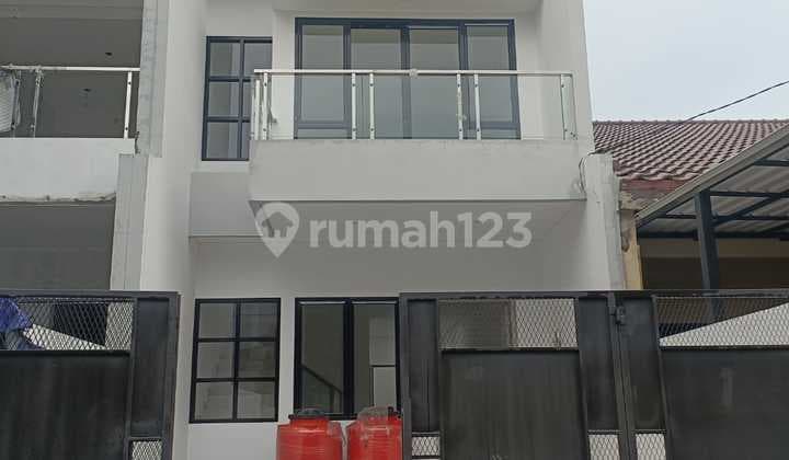 Rumah Dijual di Villa Melati Mas Baru 2 Lantai Minimalis