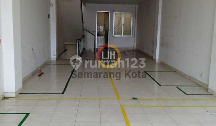 Ruko siap pakai di jalan Melati Utara