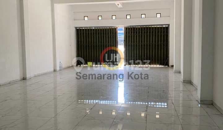 Nice shop house on Majapahit Street