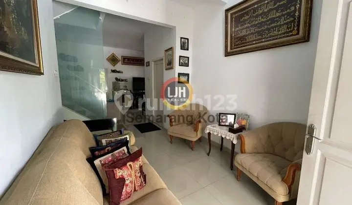 Rumah Bagus di Bukit Sari