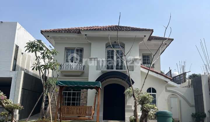 Rumah Bagus Murah Madep Taman Kolam Renang Siap Huni Sentul City