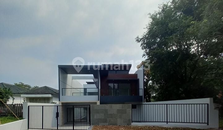 Rumah Minimalis Tampak Dua Muka Kolam Renang Sentul City
