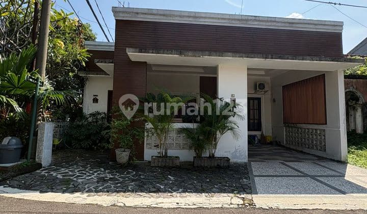 "Mountainous Ambiance House in Corner Position, Ready to Move In, Sentul City"