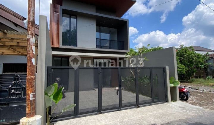 Rumah Mewah 2 Lt Dekat Ugm Jakal Km 7 Sleman Jogja