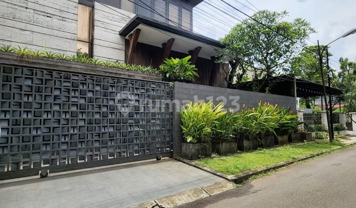 Best Price..!! Luxury House Near Park | Panglima Polim Area