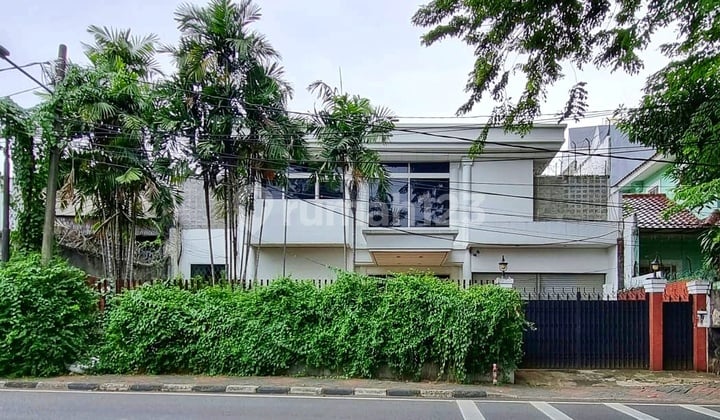 Kebayoran Baru Lokasi Prime Cocok Utk Rumah Tinggal / Usaha