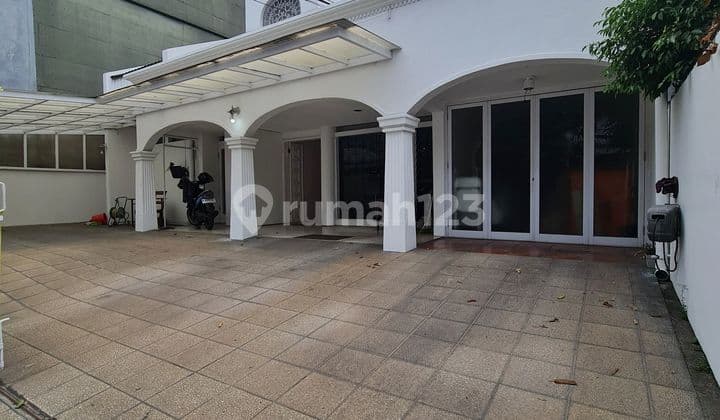 Lokasi dekat SCBD cocok untuk usaha, zona izin bisa 4 Lantai