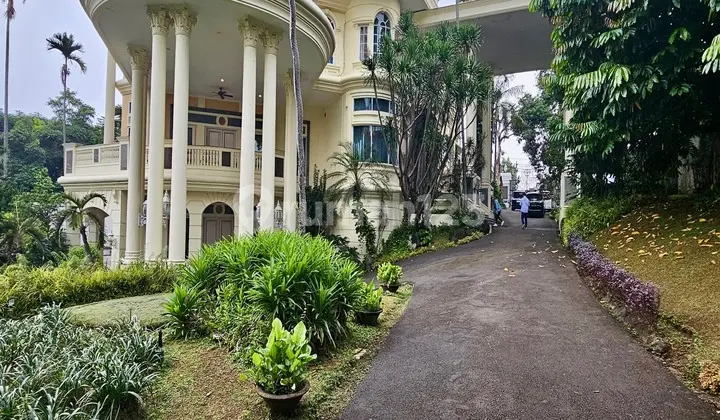 Rumah Mewah Bernuansa Resort, Luas Tanah 1 Hektar Fully Furnished Interior Mewah