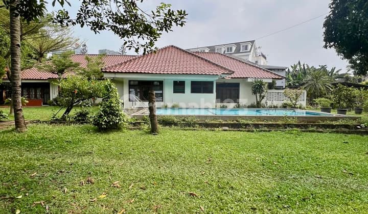 Rumah Induk Dengan Halaman Sangat Luas, Ada 2 Unit