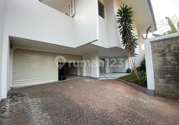 Private Compound Very Strategic Exclusive Expat Neighborhood.