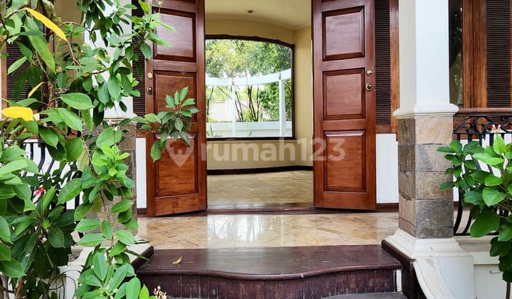 Elite Location in Patra Kuningan, Move-in Ready House with Sturdy Construction