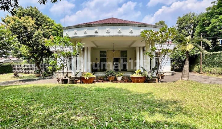 Prime Area Dekat Andara, Rumah Mewah Halaman Luas