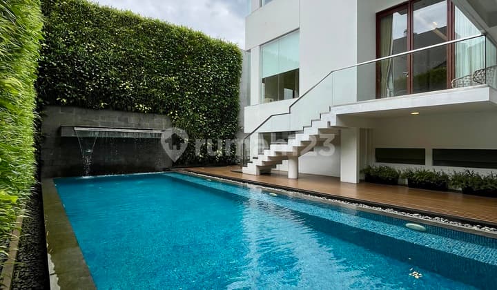 Lokasi Prima | Rumah Premium Full Furnished Interior Mewah