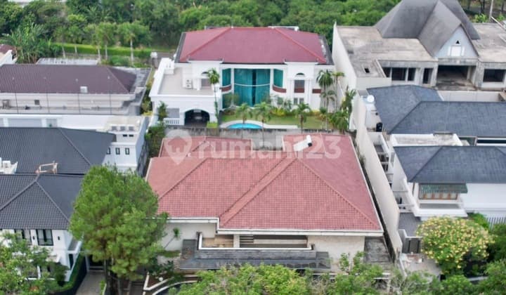 Prime Location on Golf Hill..!! Solid Construction