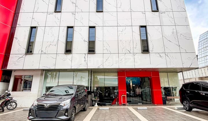 Strategic Commercial Building on Jalan Fatmawati Raya