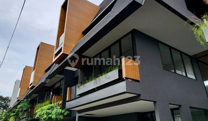 Towhouse Eksklusif Mewah..! Prime Area Kemang Selatan