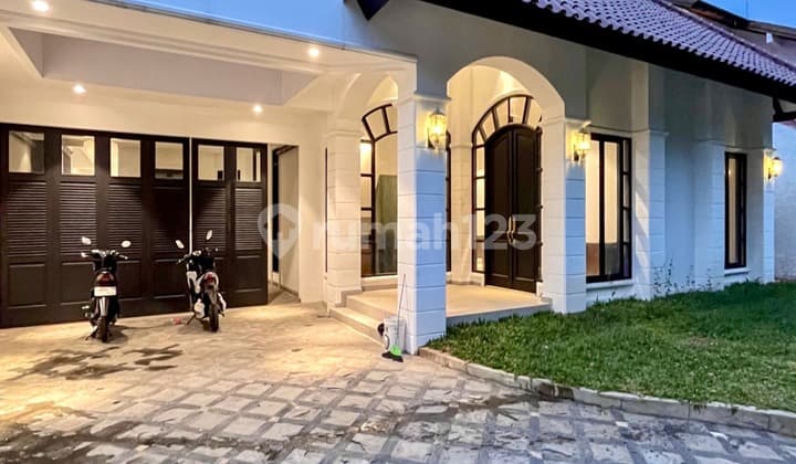 Rumah Dalam Komplek Sangat Nyaman Lokasi Tenang