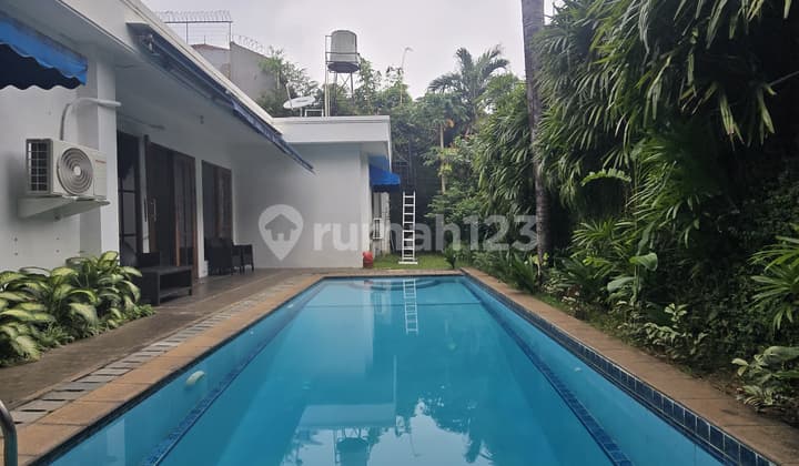 Beautiful house, prime location, wide and quiet street